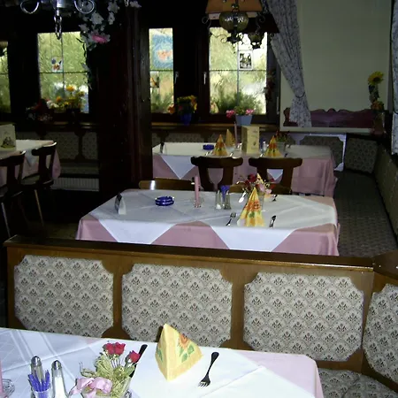 Vandrerhjem Hotel-restaurant Hellmann