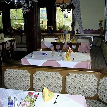 Albergue Hotel-restaurant Hellmann *